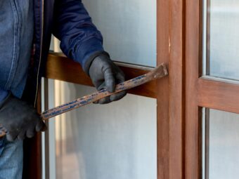a-thief-trying-to-burden-a-window-door-with-the-cr-2024-09-12-13-00-57-utc a thief trying to burden a window door with the cr 2024 09 12 13 00 57 utc scaled