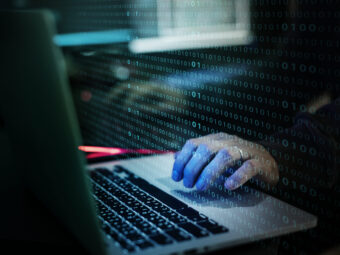 Versicherer begrüßen Themensetzung im Koalitionsvertrag 2 diverse computer hacking shoot scaled